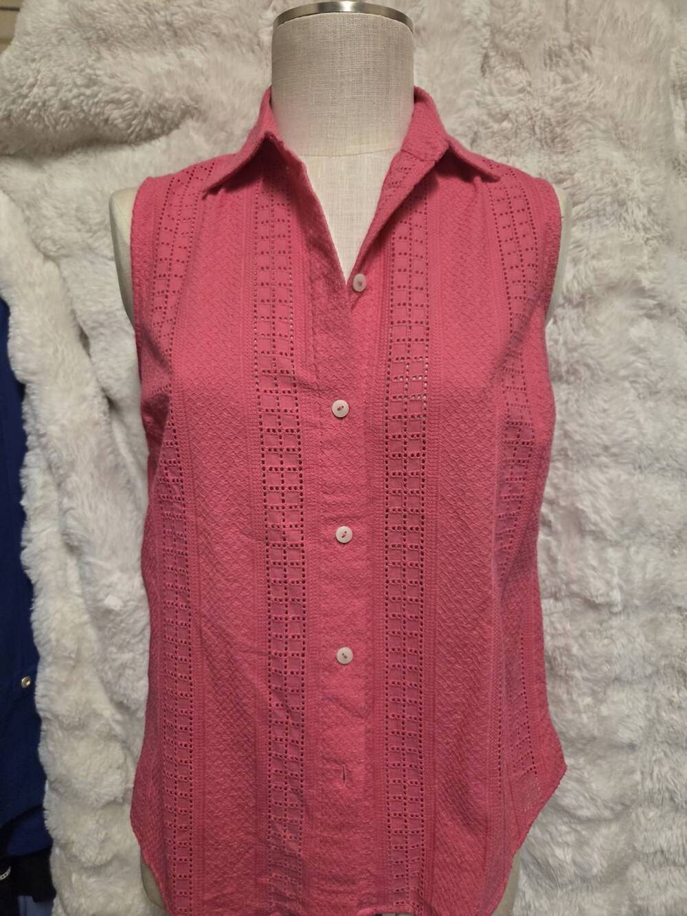 NEW RENUAR women's sleeveless button up top in pink flambe